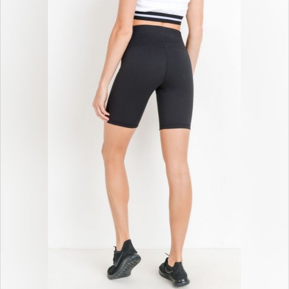 Highwaist Solid Short Leggings - Picture 2 of 7